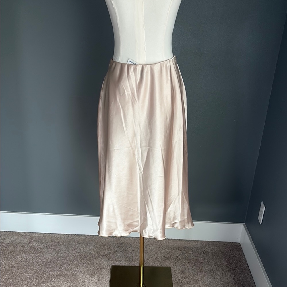 Nicole Miller Elegant Gold Midi Skirt - Picture 4 of 6